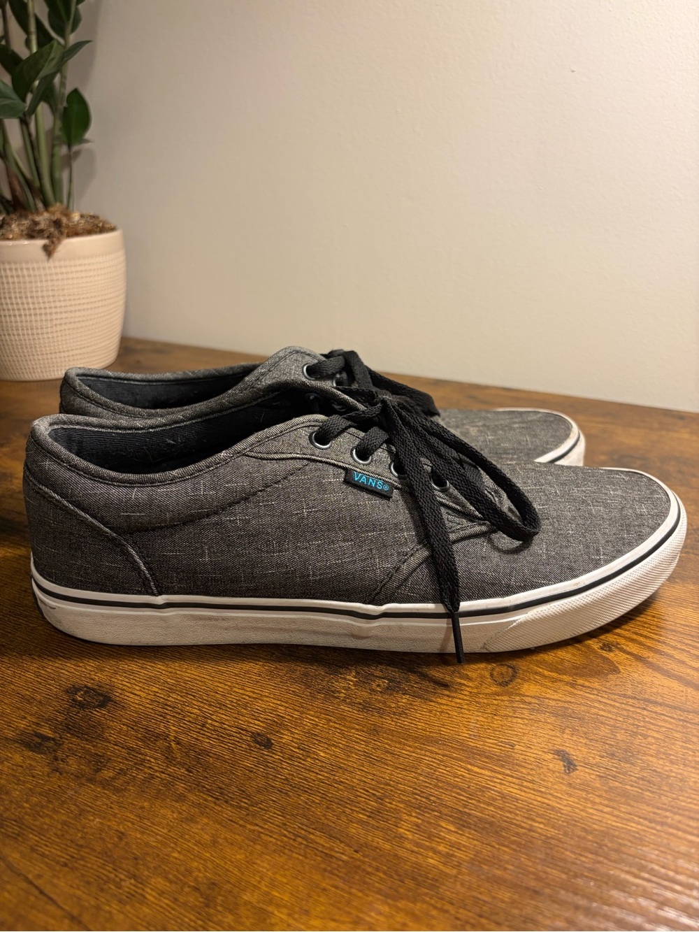 Vans Men's Atwood Charcoal Gray Canvas Low-Top Sneakers - Size 11